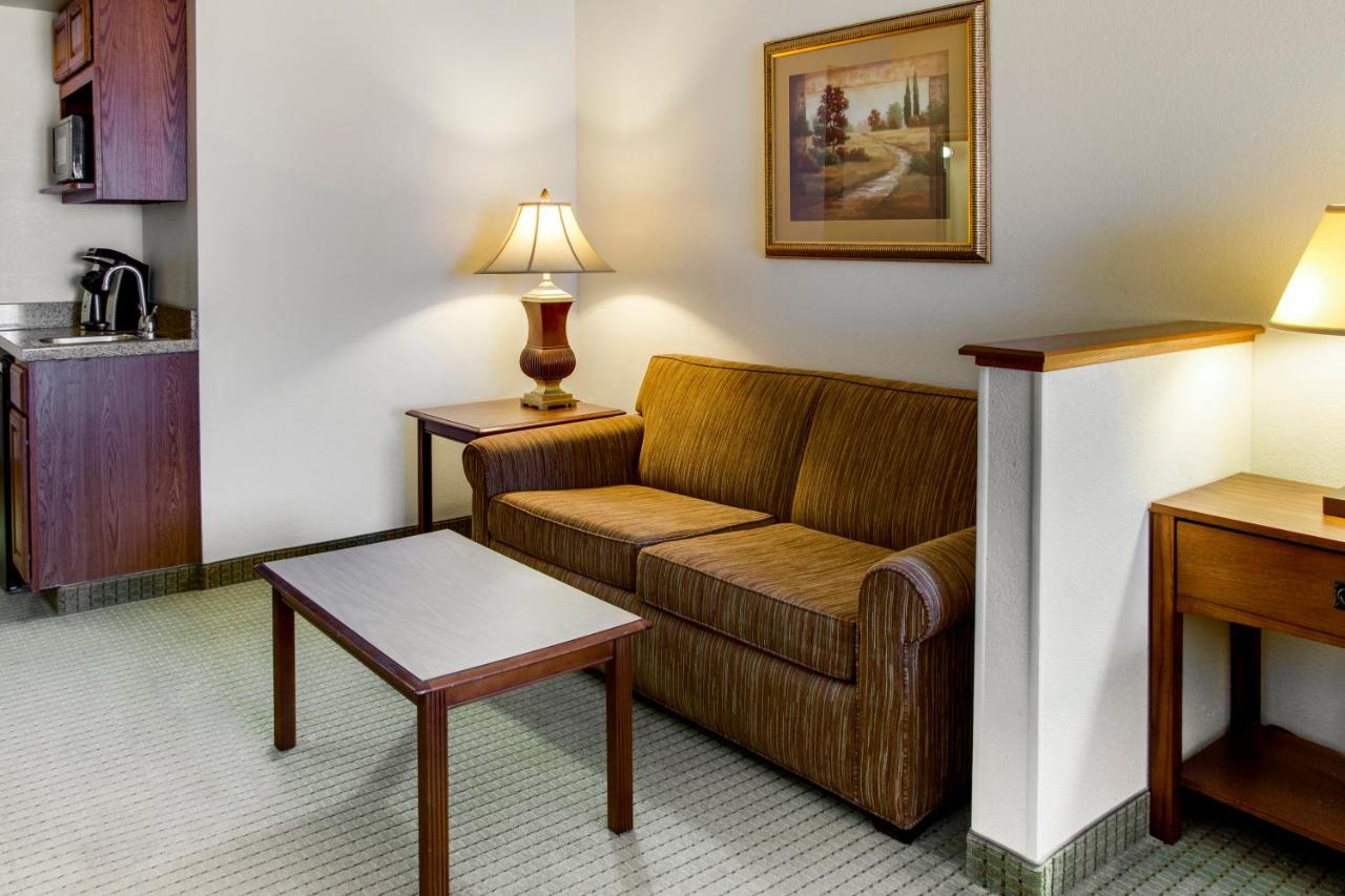 | Holiday Inn Express Hotel & Suites Jacksonville, an IHG Hotel