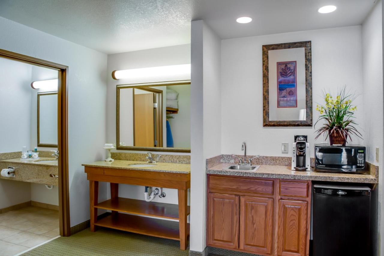 King Suite with Sofa Bed - Non-Smoking at Holiday Inn Express Hotel & Suites Jacksonville by IHG