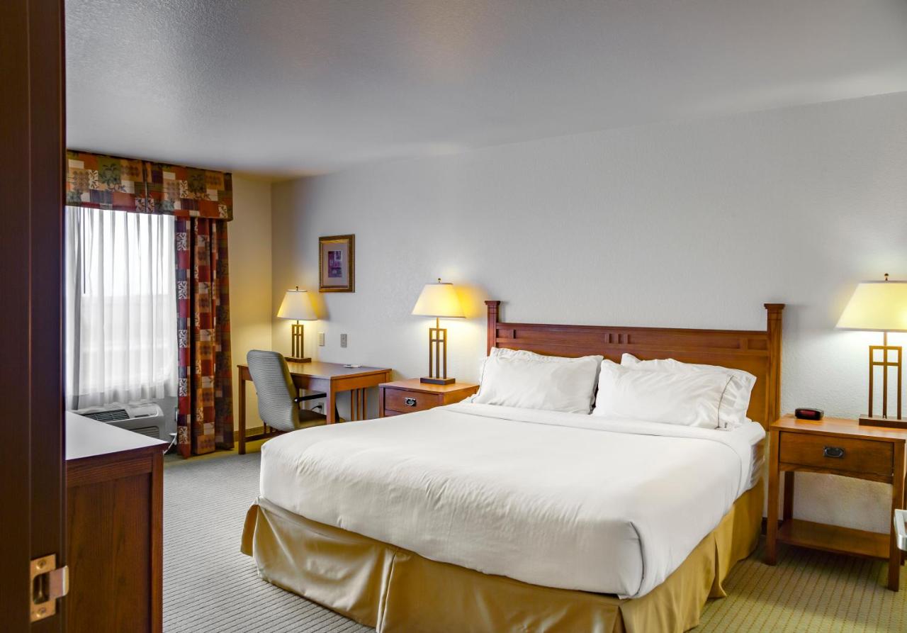 | Holiday Inn Express Hotel & Suites Jacksonville, an IHG Hotel
