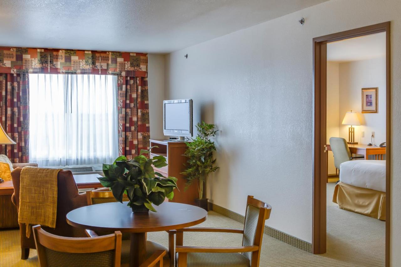 | Holiday Inn Express Hotel & Suites Jacksonville, an IHG Hotel