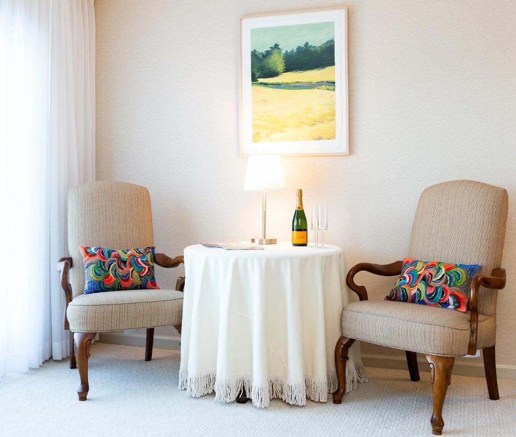 | Bayview Hotel
