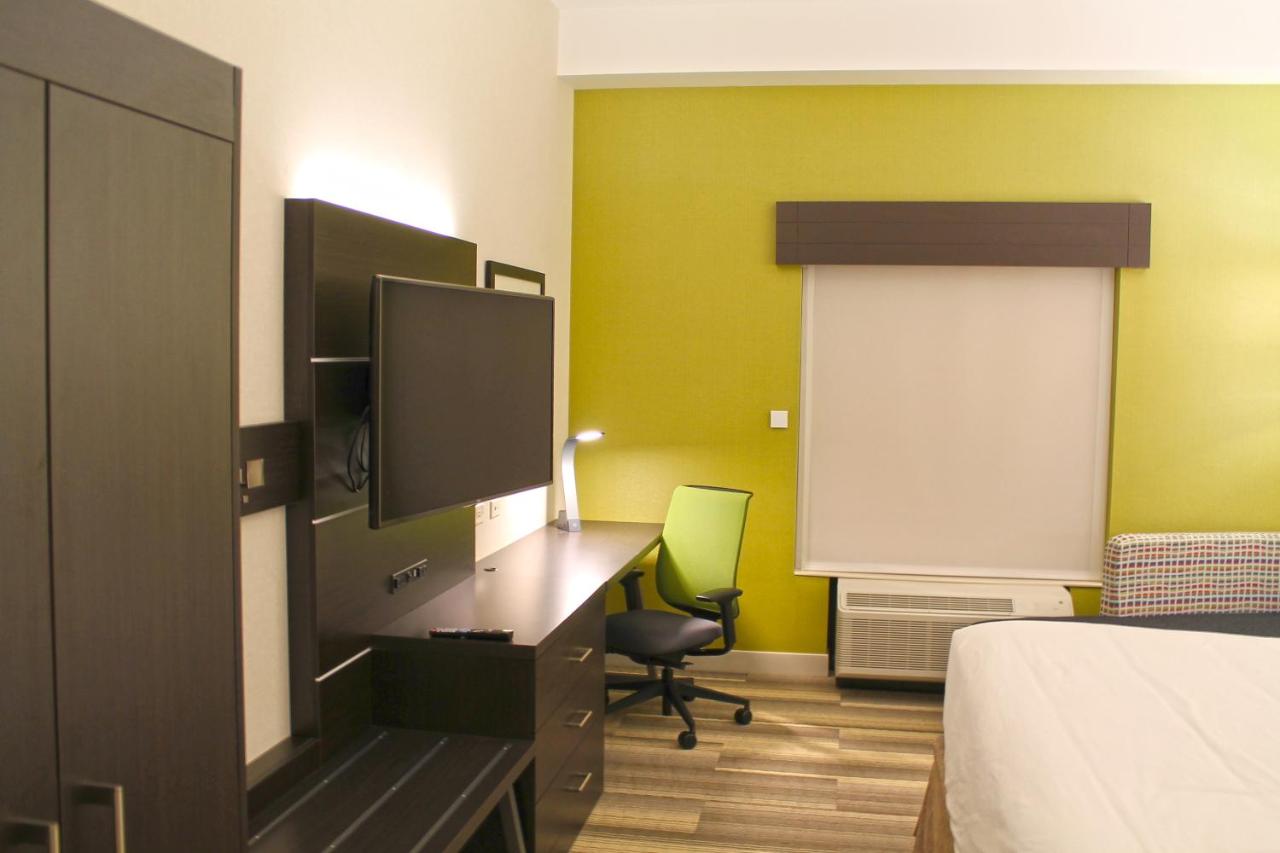 | Holiday Inn Express & Suites - St. Louis South - I-55, an IHG Hotel