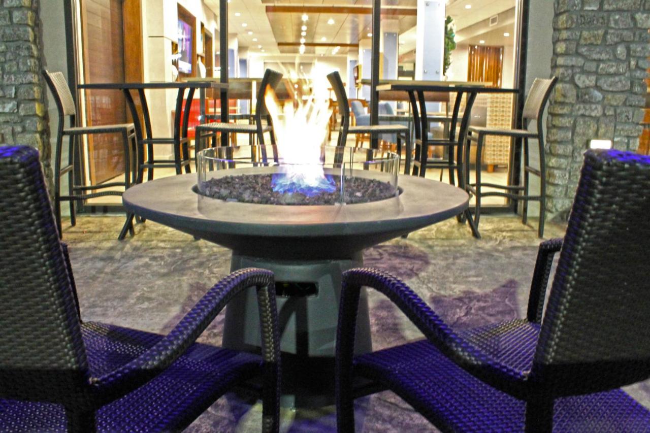 | Holiday Inn Express & Suites - St. Louis South - I-55, an IHG Hotel
