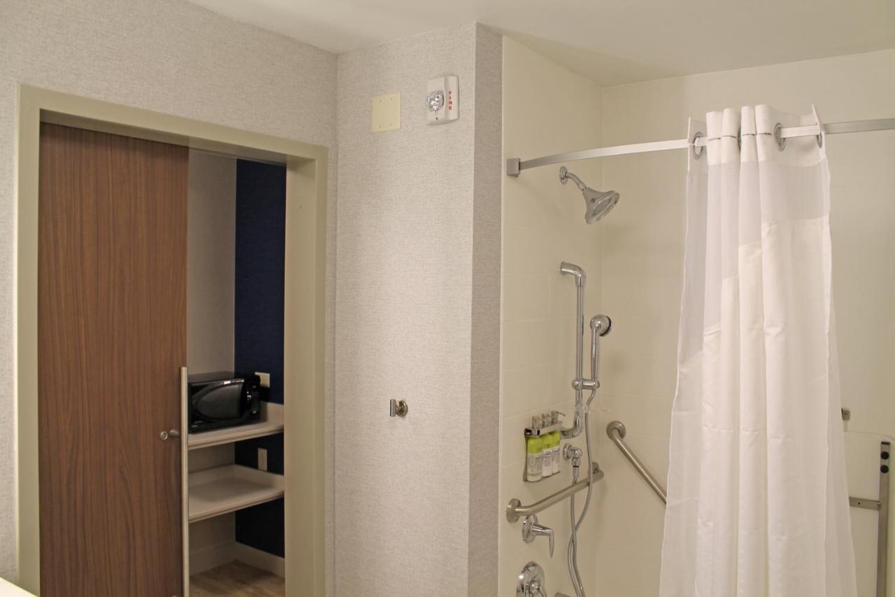 | Holiday Inn Express & Suites - St. Louis South - I-55, an IHG Hotel