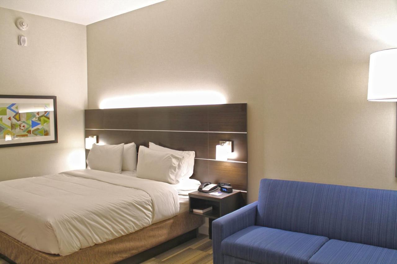 | Holiday Inn Express & Suites - St. Louis South - I-55, an IHG Hotel