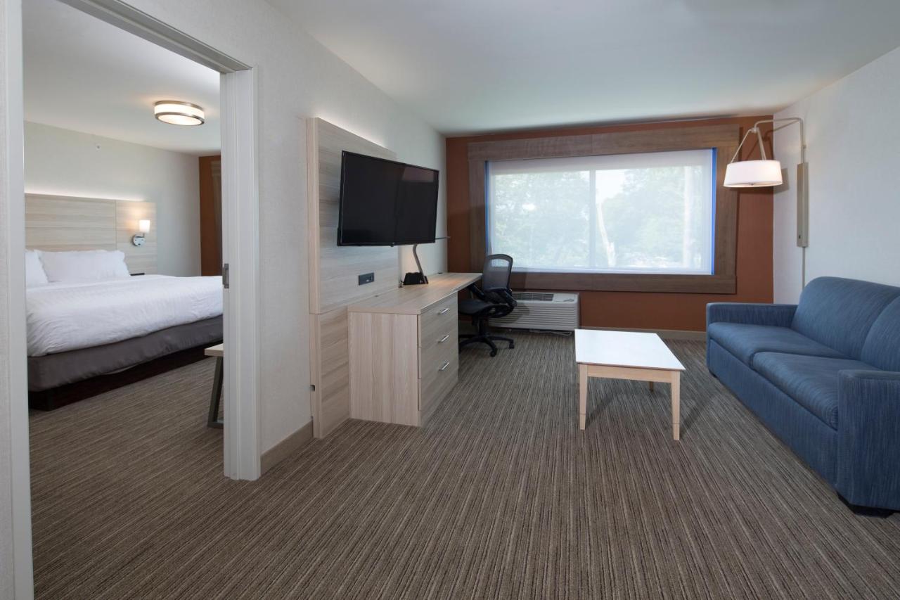 | Holiday Inn Express & Suites La Porte, an IHG Hotel