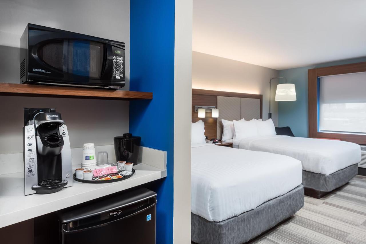 One-Bedroom Queen Suite at Holiday Inn Express & Suites West Plains Southwest by IHG