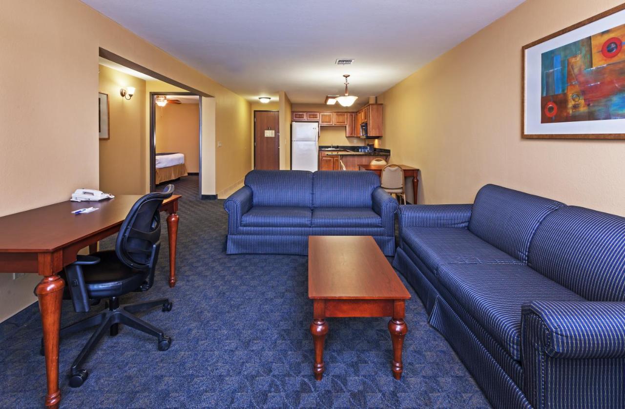 Two-Bedroom Suite at Holiday Inn Express & Suites Corpus Christi NW - Calallen by IHG