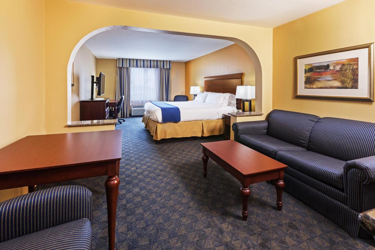 Suite - Mobility Access Roll in Shower/Non-Smoking at Holiday Inn Express & Suites Corpus Christi NW - Calallen by IHG