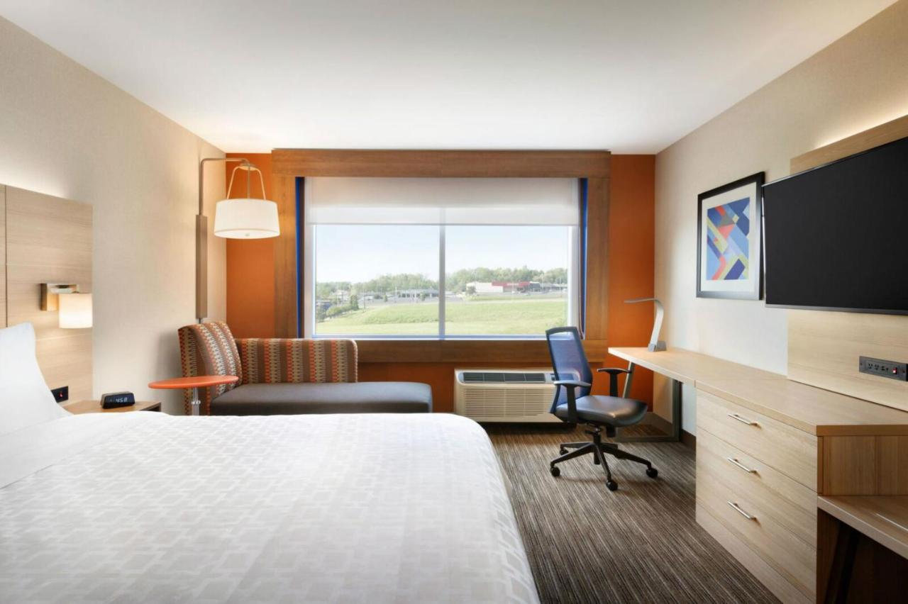  | Holiday Inn Express and Suites Nebraska City
