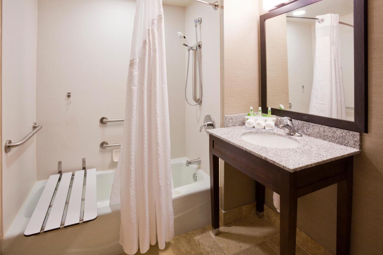  | Holiday Inn Express & Suites Willmar, an IHG Hotel
