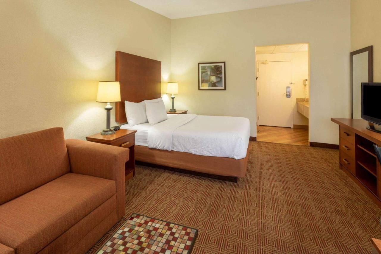 Double Room - Non-Smoking  at La Quinta Inn by Wyndham Minneapolis Airport Bloomington