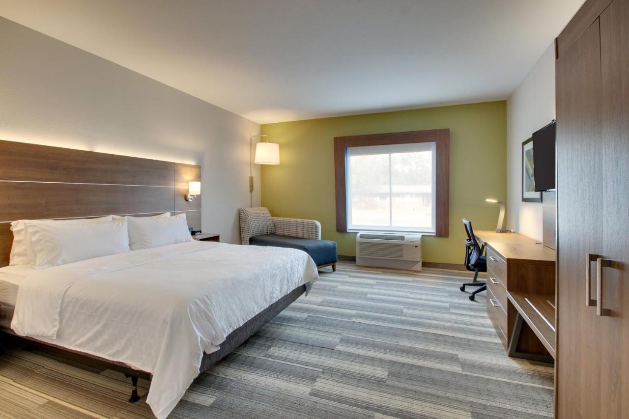 King Leisure Room - Non-Smoking at Holiday Inn Express & Suites Laurel by IHG