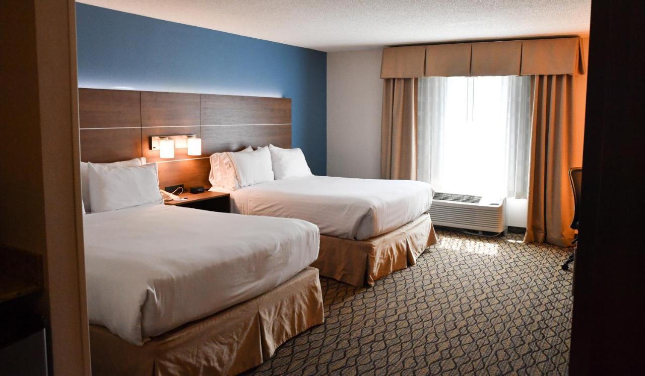 Queen Room with Two Queen Beds - Non-Smoking at Holiday Inn Express Hotel & Suites Concord by IHG