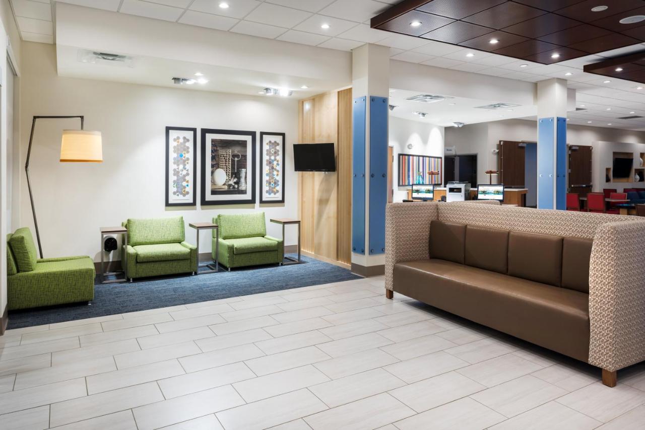| Holiday Inn Express & Suites St. Louis - Chesterfield, an IHG Hotel