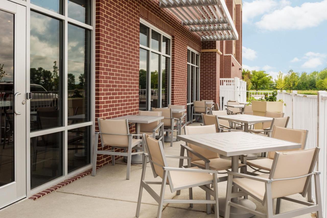 | Holiday Inn Express & Suites St. Louis - Chesterfield, an IHG Hotel