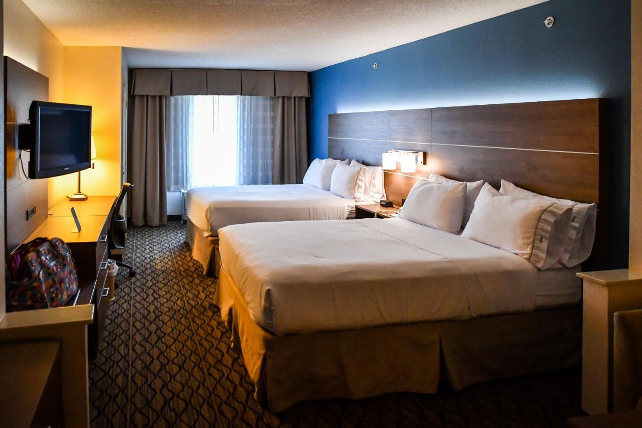 Queen Room with Two Queen Beds - Non-Smoking at Holiday Inn Express Hotel & Suites Concord by IHG