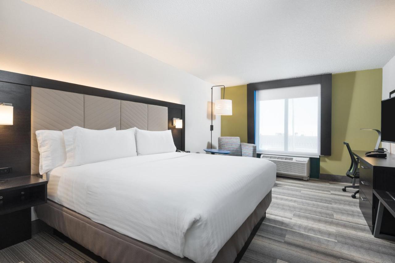 | Holiday Inn Express & Suites Florence I-95 & I-20 Civic Ctr, an IHG Hotel