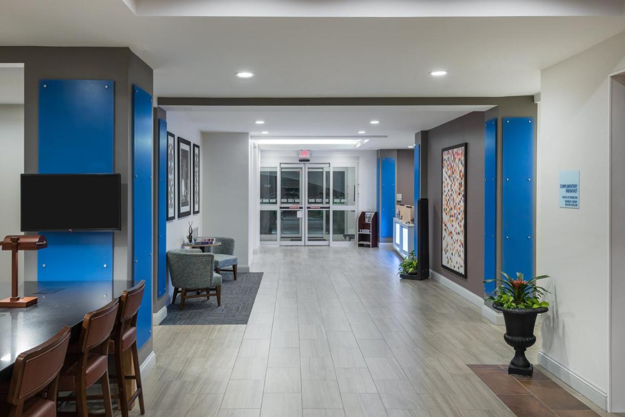 | Holiday Inn Express & Suites Florence I-95 & I-20 Civic Ctr, an IHG Hotel