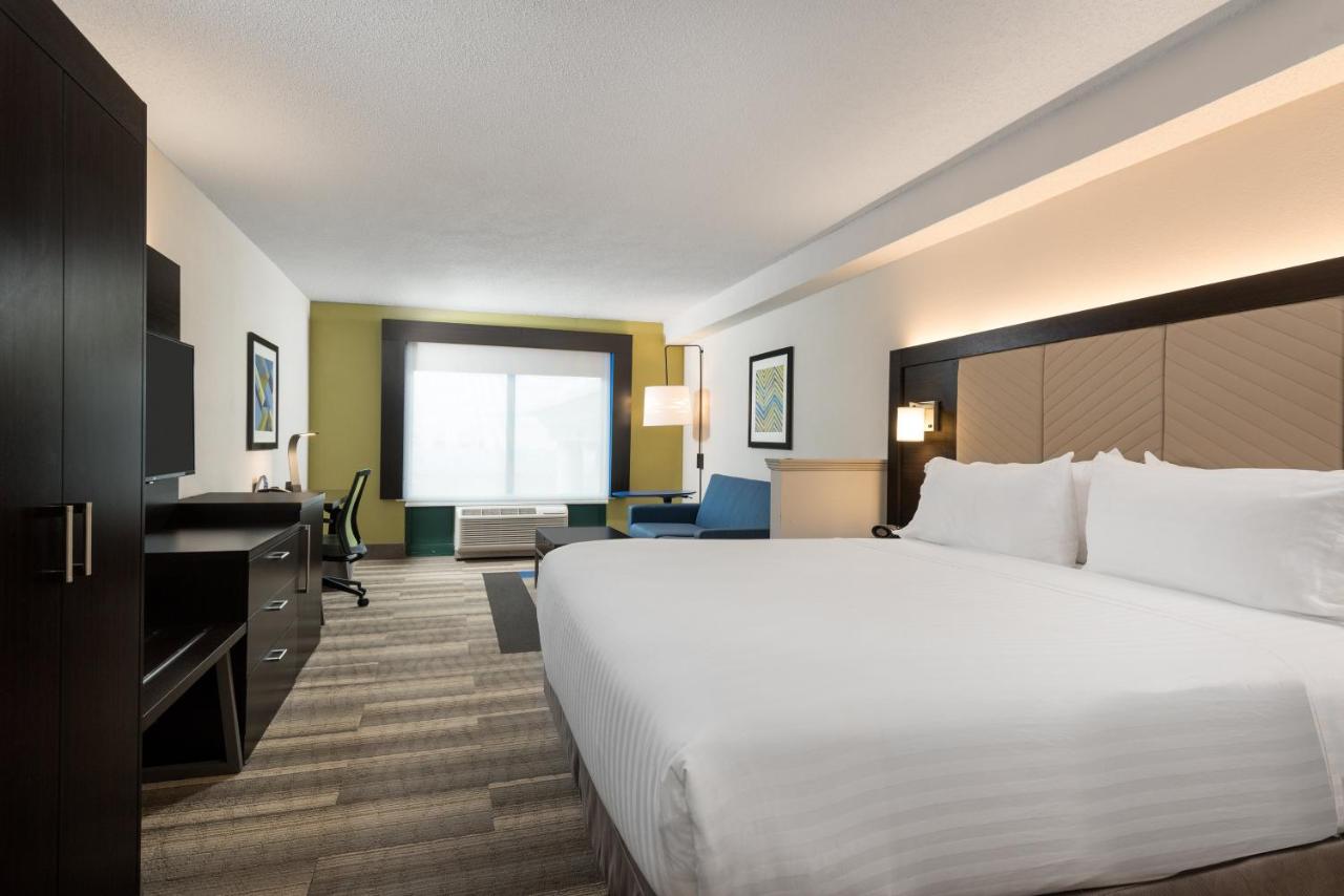 | Holiday Inn Express & Suites Florence I-95 & I-20 Civic Ctr, an IHG Hotel