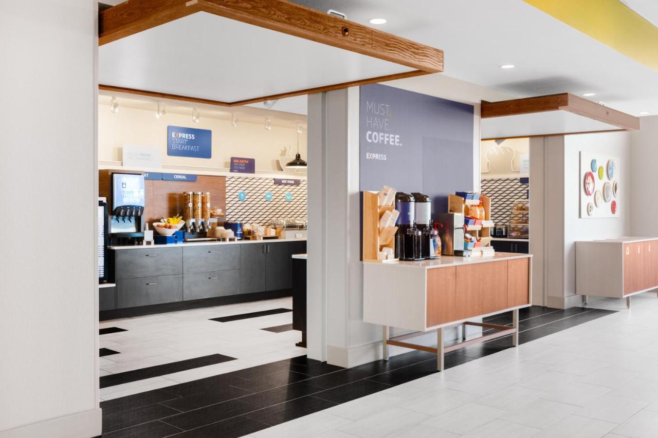 | Holiday Inn Express & Suites - Union Gap - Yakima Area, an IHG Hotel