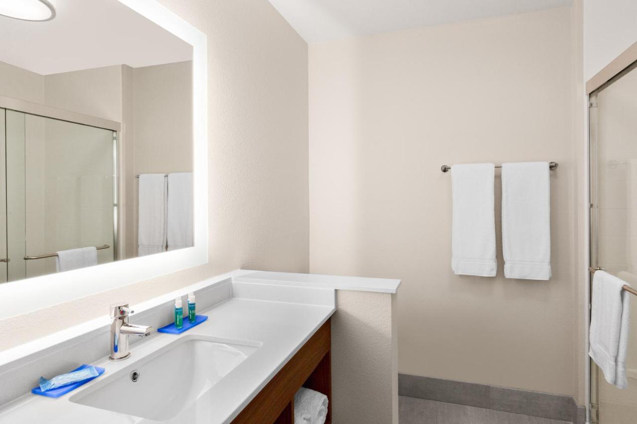 | Holiday Inn Express & Suites - Union Gap - Yakima Area, an IHG Hotel
