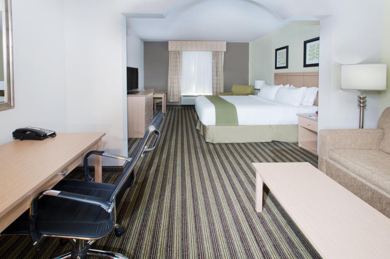  | Holiday Inn Express Hotel & Suites Alvarado