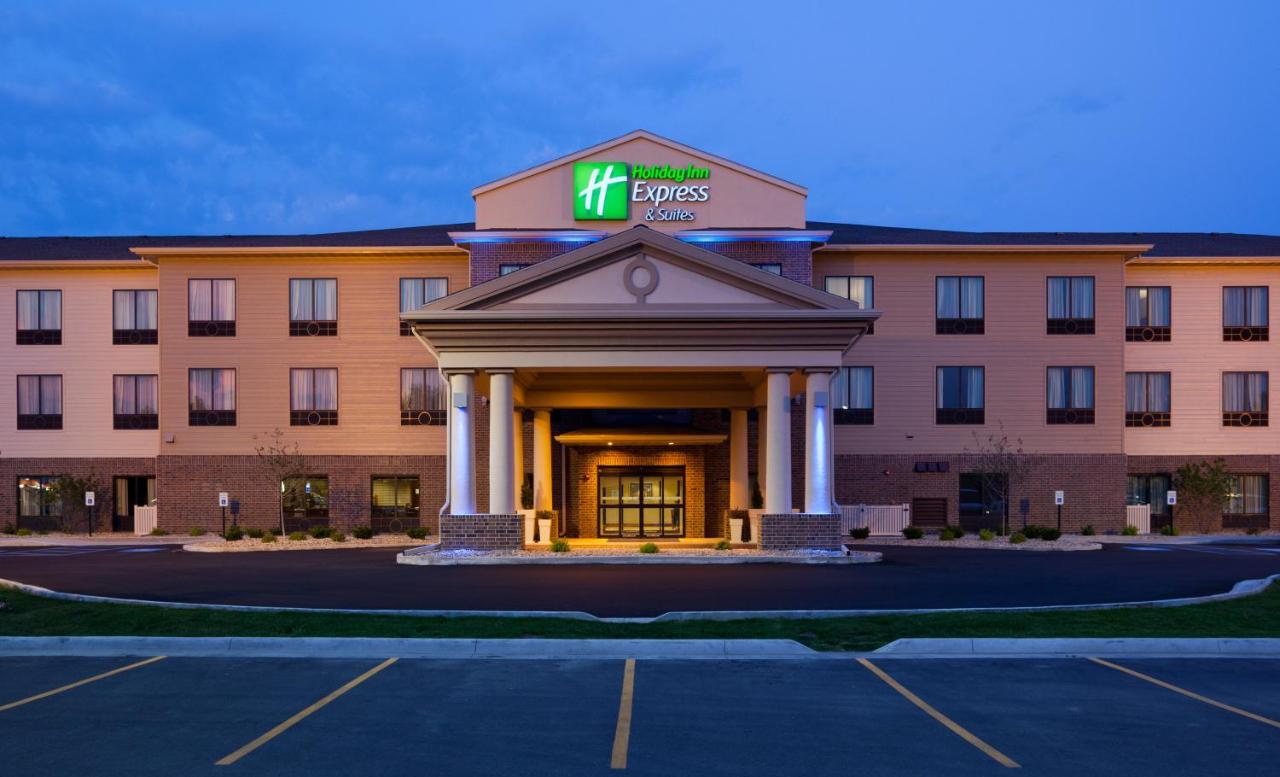 | Holiday Inn Express and Suites Mason City, an IHG Hotel