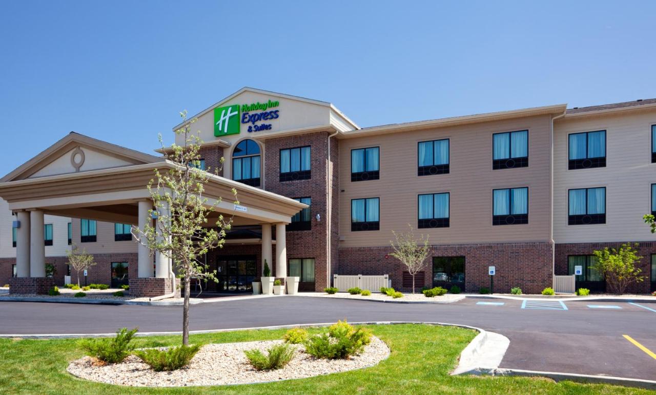 | Holiday Inn Express and Suites Mason City, an IHG Hotel