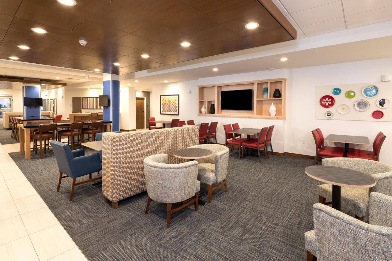  | Holiday Inn Express & Suites Gaylord