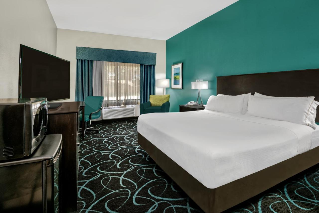 | Holiday Inn Express Hotel & Suites Fort Worth Southwest I-20, an IHG Hotel
