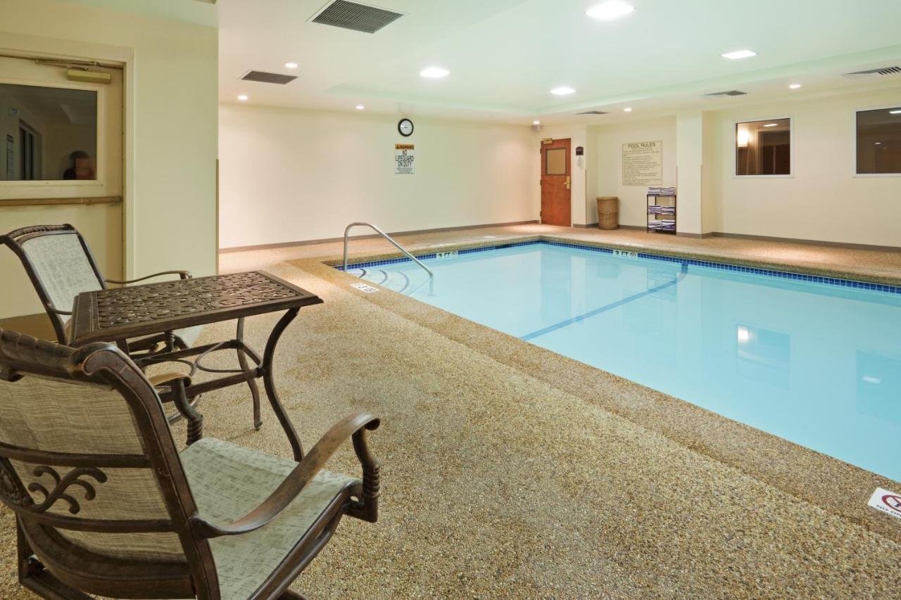  | Holiday Inn Express Hotel & Suites Freeport, an IHG Hotel