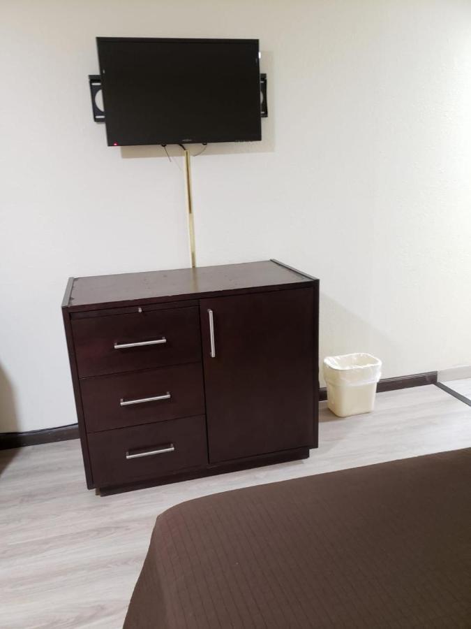 | Value Inn & Suites Salina