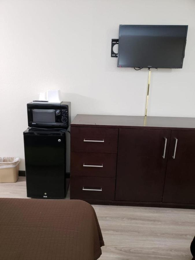 | Value Inn & Suites Salina