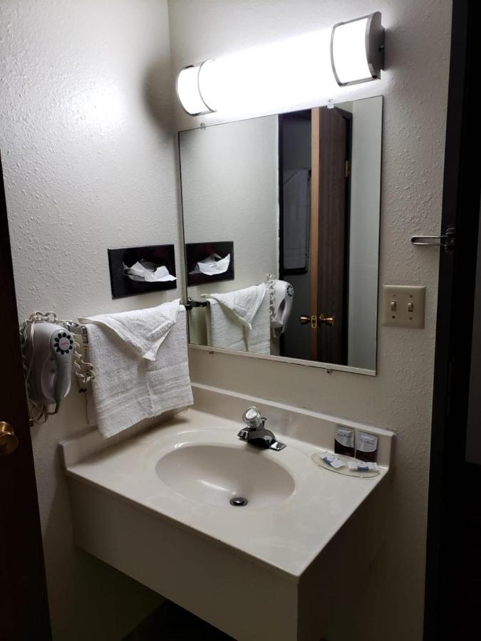  | Value Inn & Suites Salina