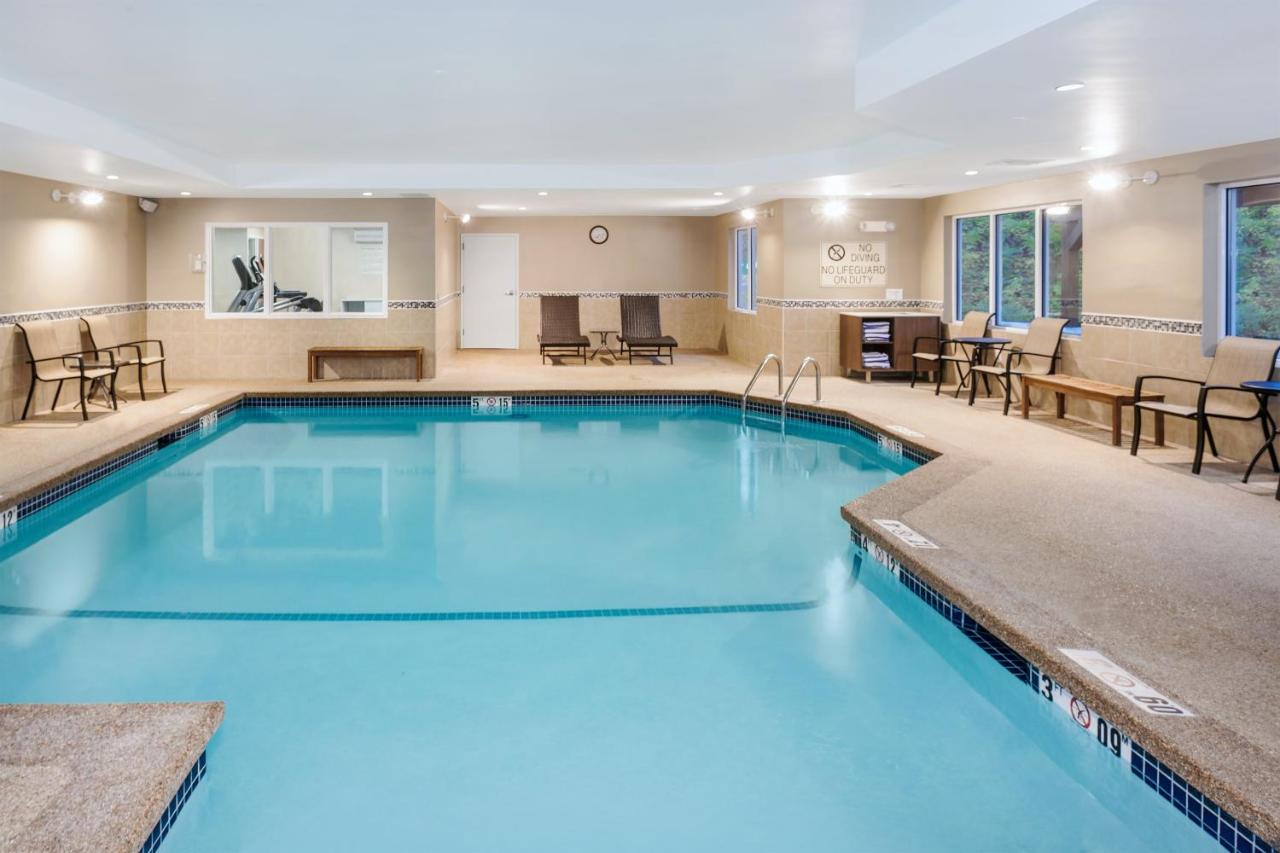 | Holiday Inn Express & Suites Tilton, an IHG Hotel