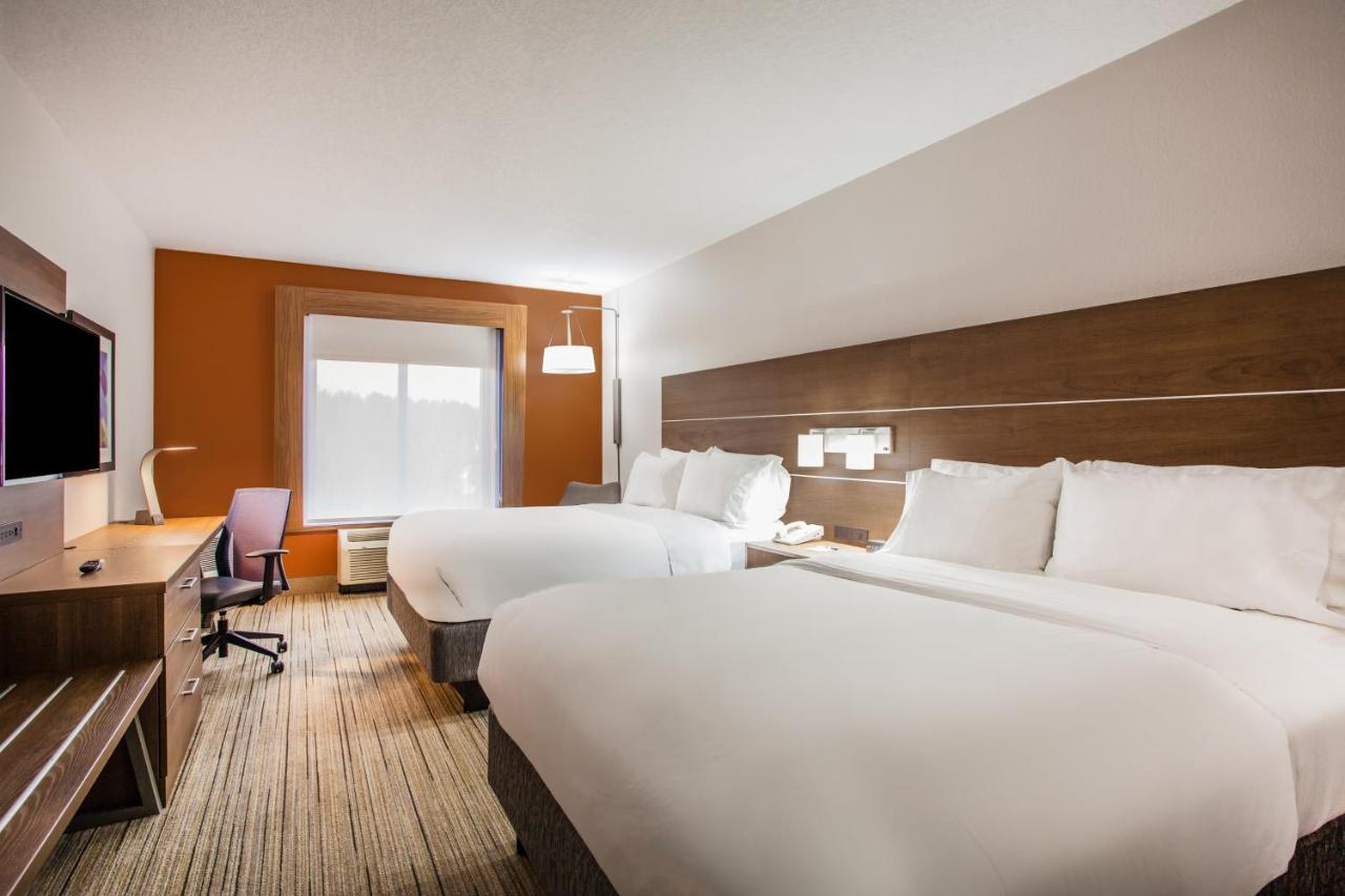 Queen Suite with Two Queen Beds - Non-Smoking at Holiday Inn Express Hotel & Suites Inverness by IHG