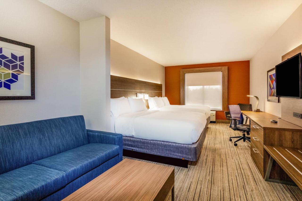 Queen Suite with Two Queen Beds - Non-Smoking at Holiday Inn Express Hotel & Suites Inverness by IHG