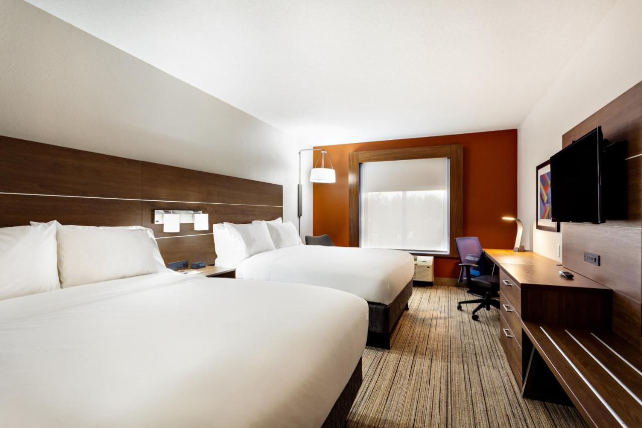 Two Queen Allergy Free Room - Non-Smoking at Holiday Inn Express Hotel & Suites Inverness by IHG