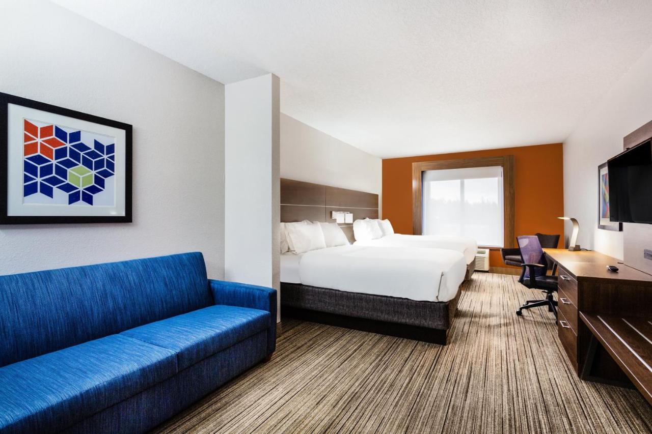 Deluxe Suite - Mobility Accessible - Non-Smoking at Holiday Inn Express Hotel & Suites Inverness by IHG