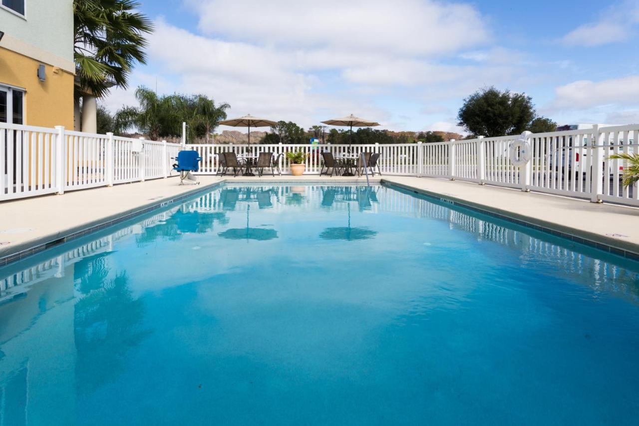 | Holiday Inn Express Hotel & Suites Tavares - Leesburg, an IHG Hotel