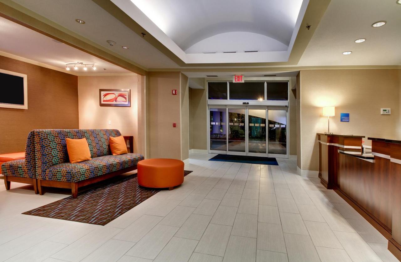 | Holiday Inn Express Hotel & Suites Jacksonville South I-295, an IHG Hotel
