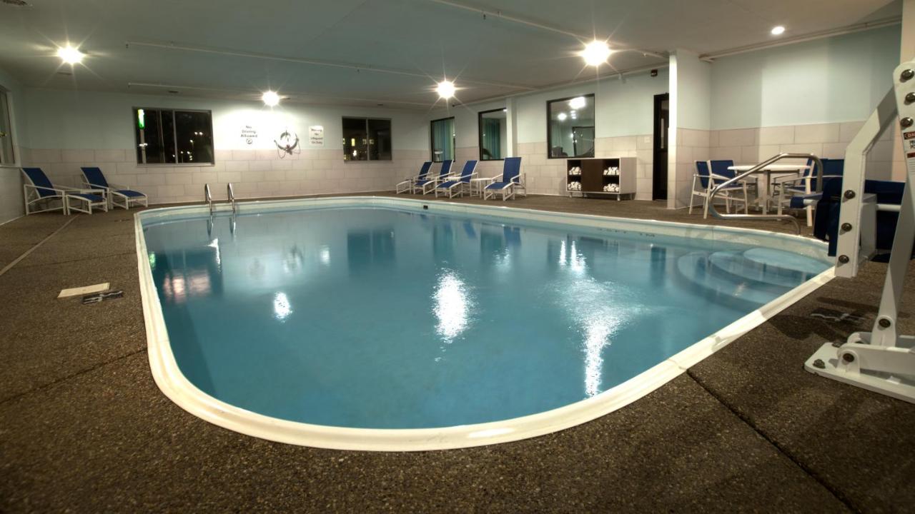  | Holiday Inn Express & Suites Evansville North, an IHG Hotel