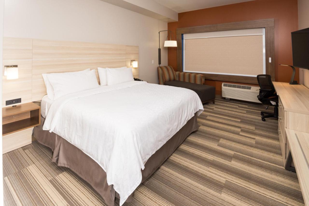 | Holiday Inn Express And Suites Auburn, an IHG Hotel
