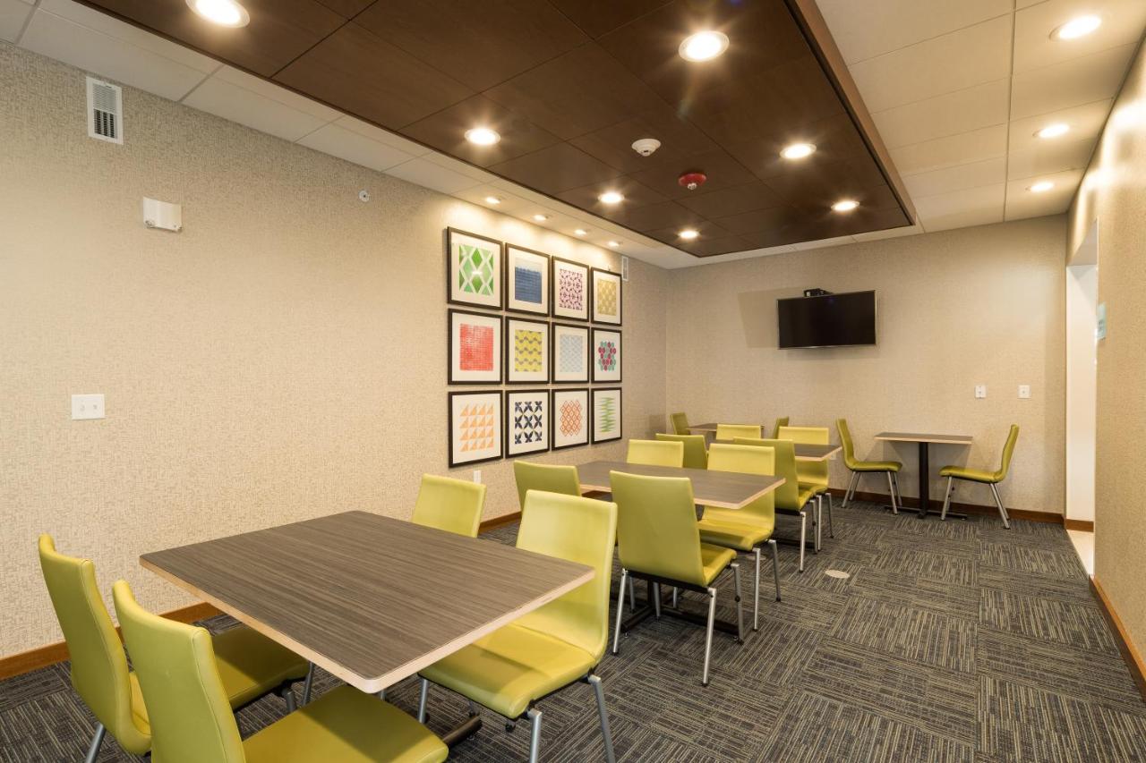 | Holiday Inn Express And Suites Auburn, an IHG Hotel