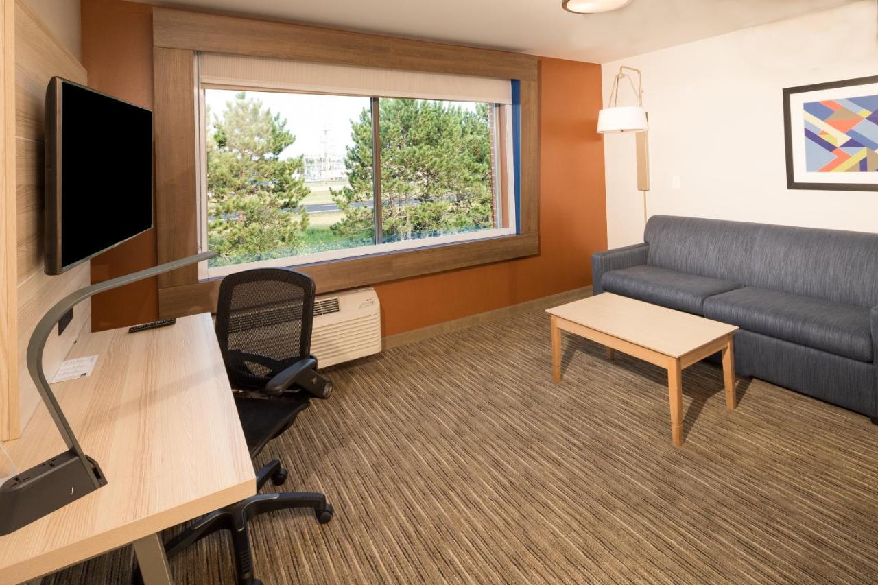 | Holiday Inn Express And Suites Auburn, an IHG Hotel