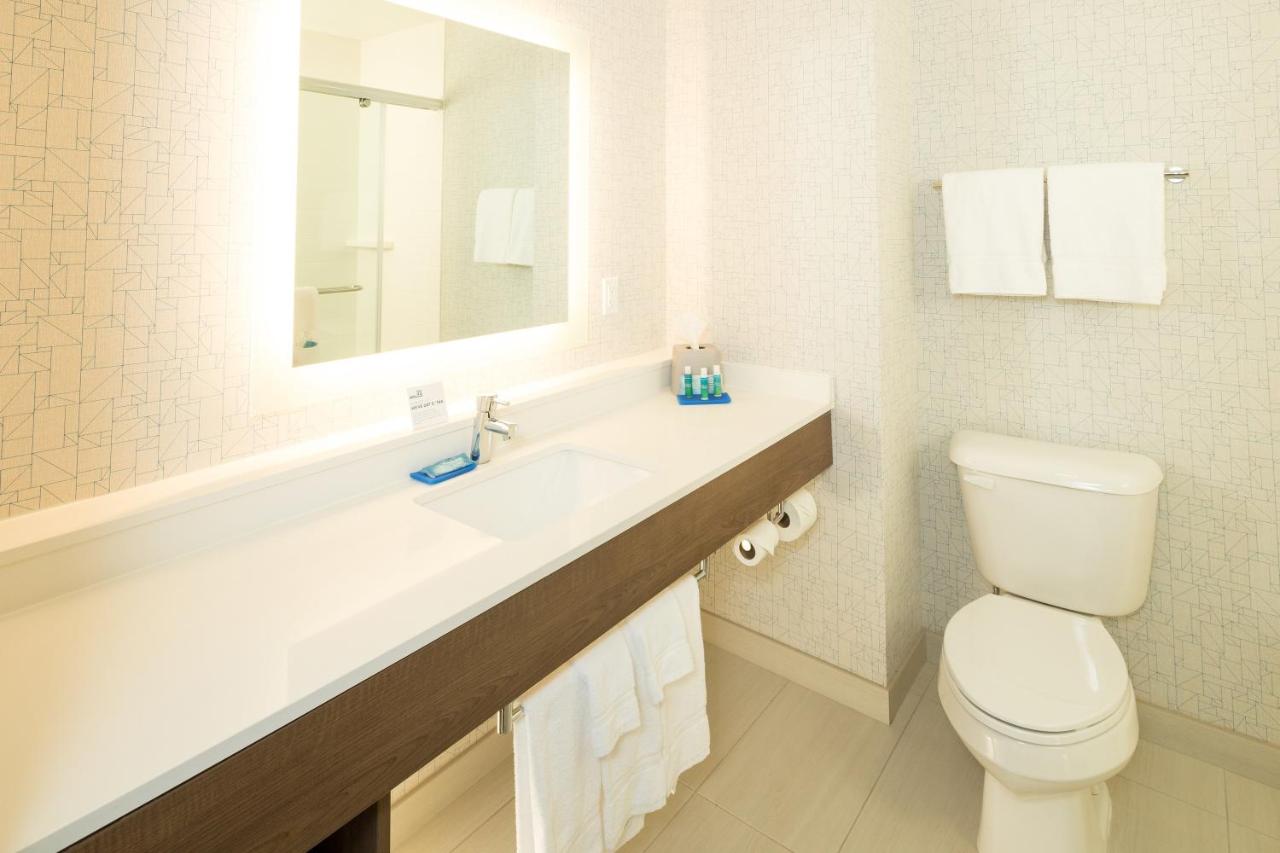 Room with Two Beds - Hearing Accessible - Non-Smoking at Holiday Inn Express & Suites Auburn by IHG