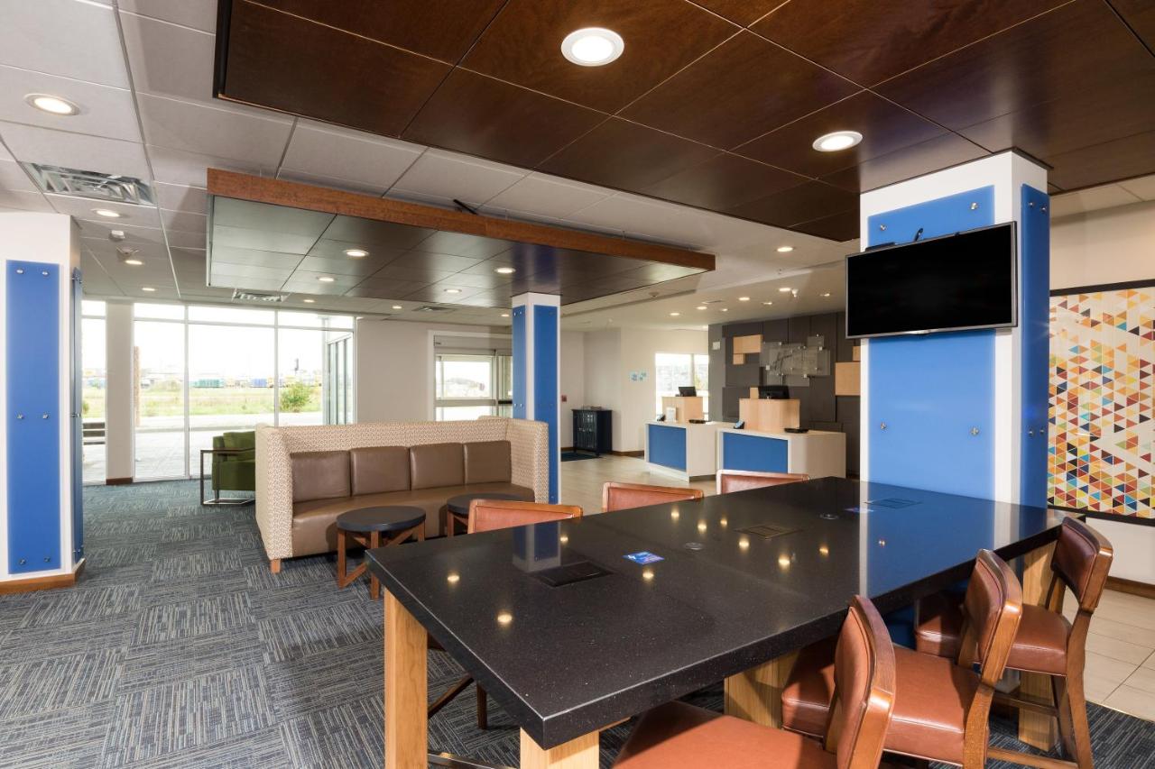 | Holiday Inn Express And Suites Auburn, an IHG Hotel