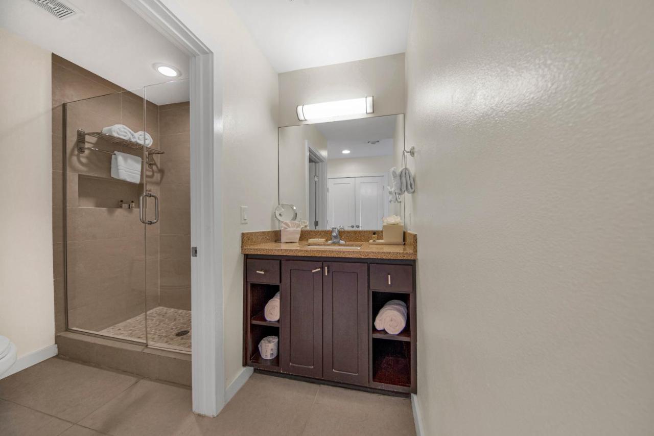 Deluxe Premium at Peninsula Island Resort & Spa - Beach Front Property at South Padre Island
