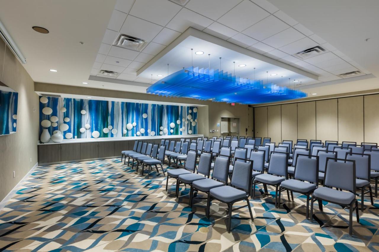  | Holiday Inn Express & Suites Orlando at SeaWorld, an IHG Hotel
